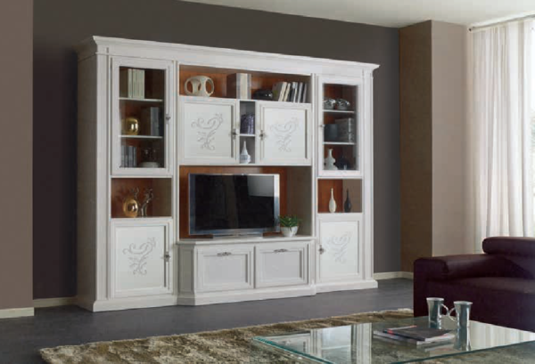 Soggiorno con vano porta tv e decori