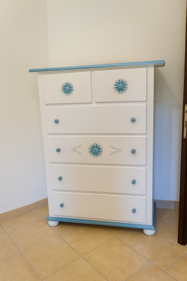 CASSETTIERA ALTA STILE SARDO