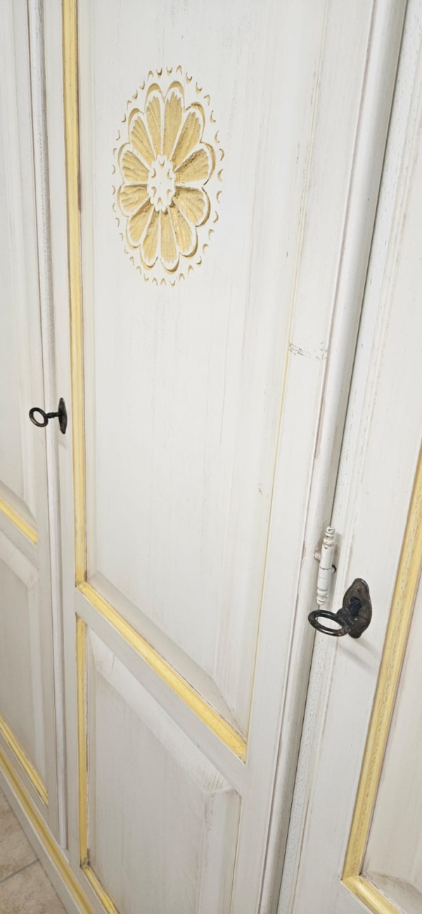 ARMADIO 3 ANTE BATTENTI STILE SARDO