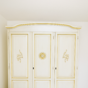 ARMADIO 3 ANTE BATTENTI STILE SARDO